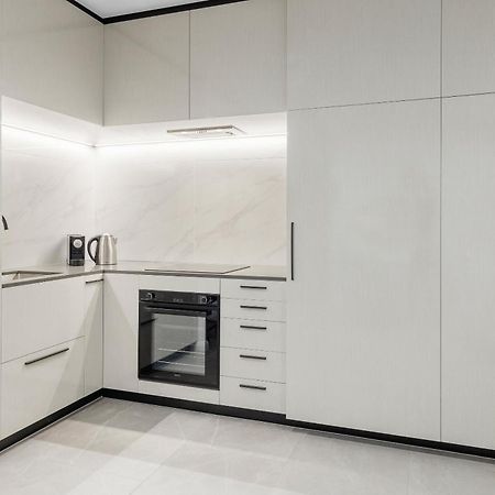 Meriton Suites Surfers Paradise Gold Coast Exterior photo Kitchen