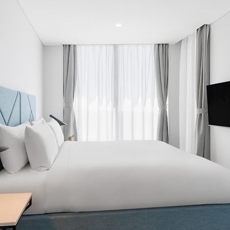 Meriton Suites Surfers Paradise Gold Coast Exterior photo A room at the hotel