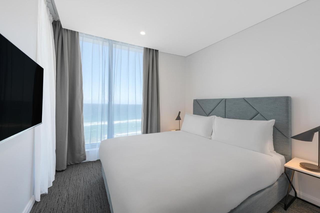 Meriton Suites Surfers Paradise Gold Coast Exterior photo A room at the hotel