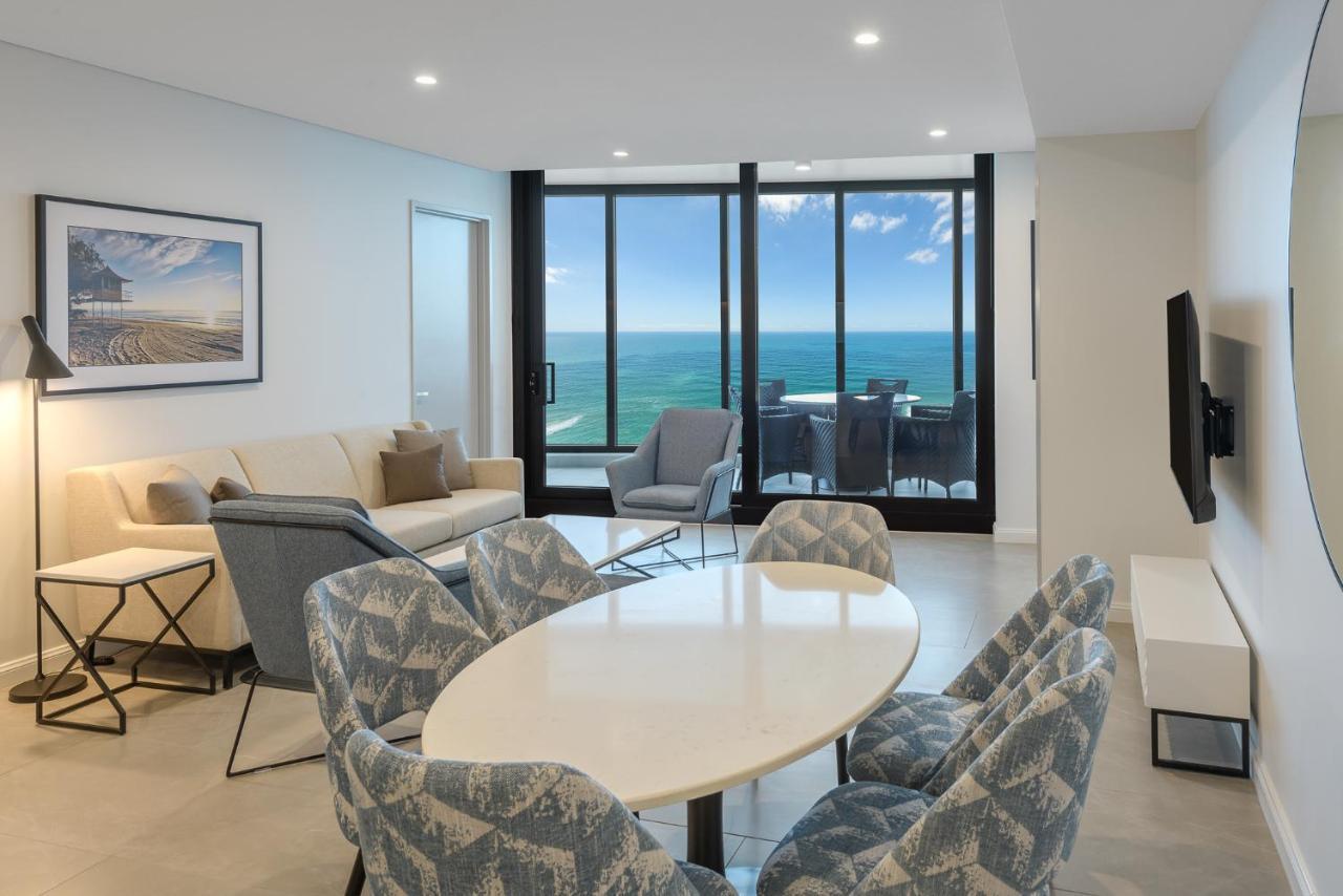 Meriton Suites Surfers Paradise Gold Coast Exterior photo A living room in a modern apartment