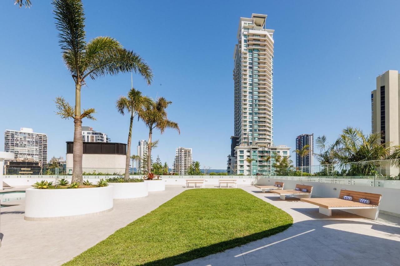 Meriton Suites Surfers Paradise Gold Coast Exterior photo The Sky Deck