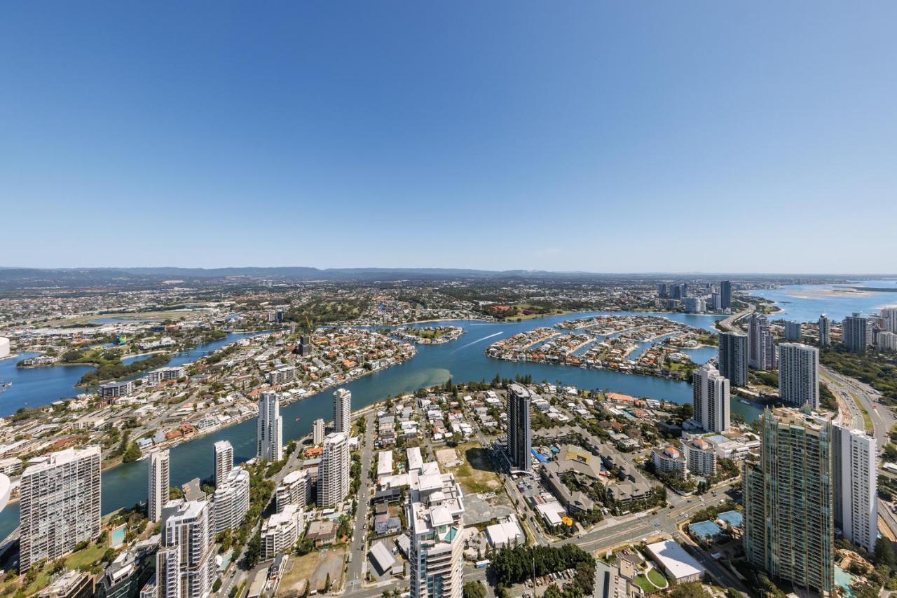 Meriton Suites Surfers Paradise Gold Coast Exterior photo The Gold Coast skyline