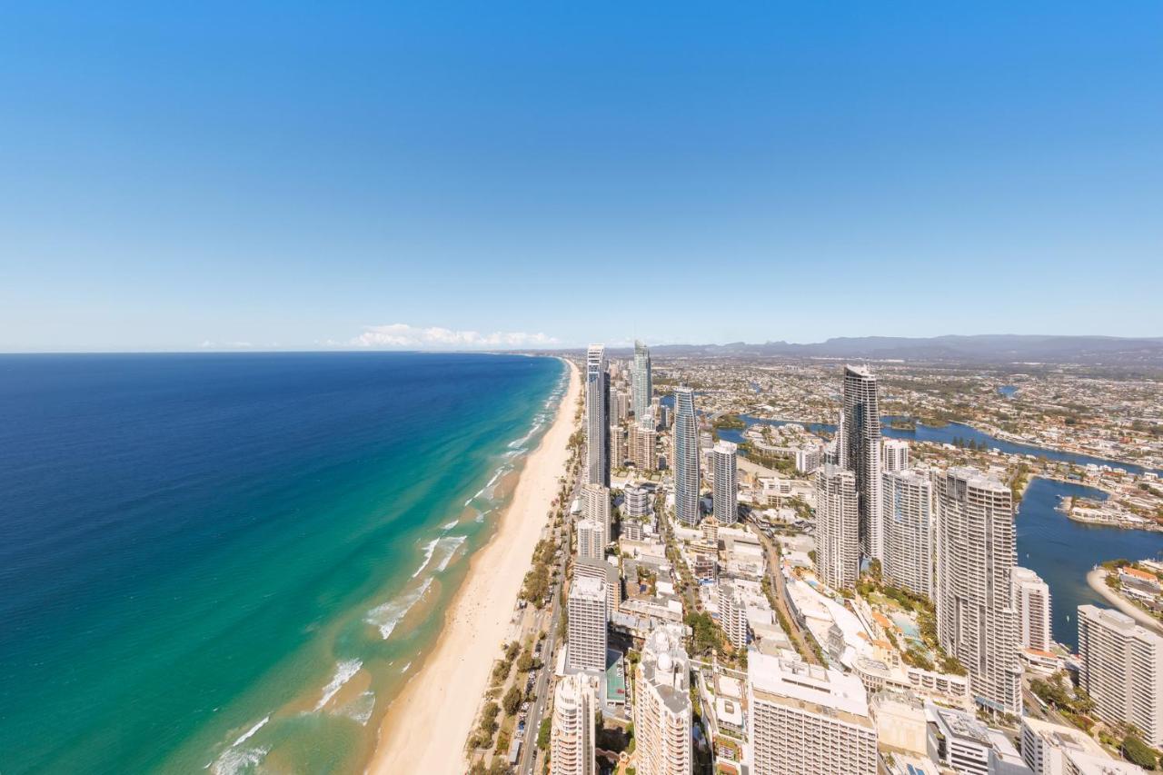 Meriton Suites Surfers Paradise Gold Coast Exterior photo The Gold Coast skyline