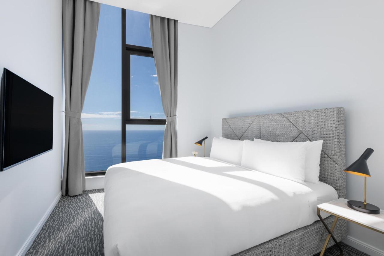 Meriton Suites Surfers Paradise Gold Coast Exterior photo A bedroom at the hotel